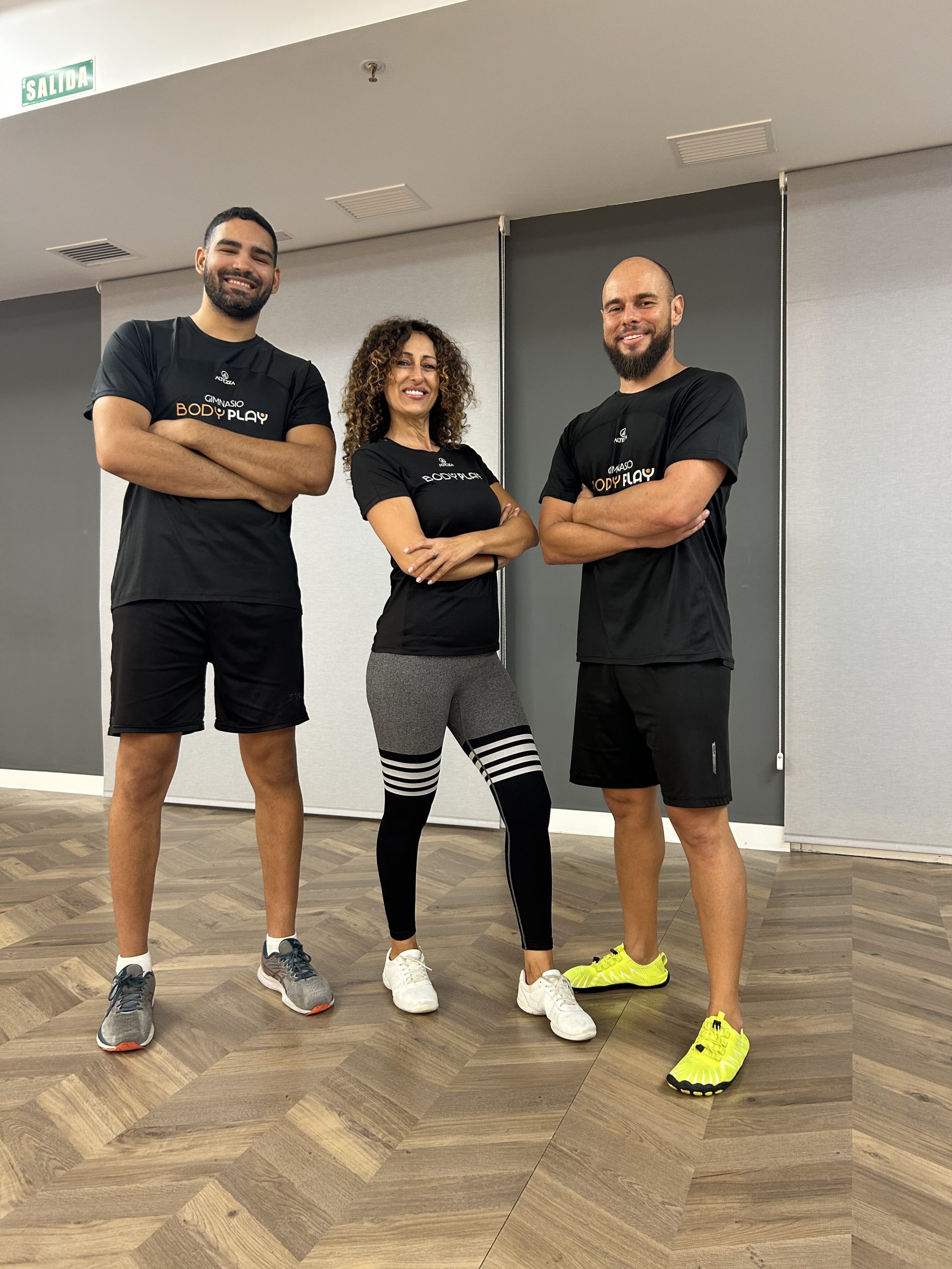 Pedro, Paqui, Elias entrenadores en el gimnasio BodyPlay de Arucas.