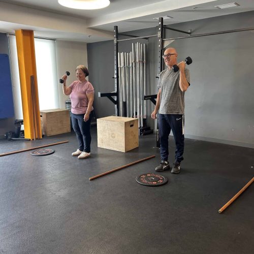 Clase para adultos en el gimnasio BodyPlay de Arucas.